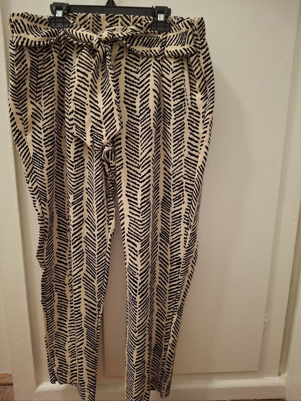 Women’s Tie-Waist Printed Trousers - Cream/Black